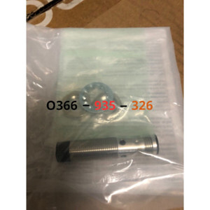 Cảm biến tiệm cận Omron E2B-M12KN08-M1-C1