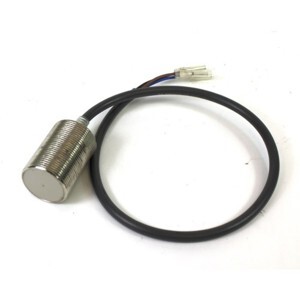 Cảm biến tiệm cận Omron E2E-X10E1