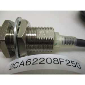 Cảm biến tiệm cận Omron E2E-X7D2-N