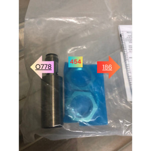 Cảm biến tiệm cận Omron E2B-M18KS08-M1-B2