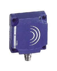 Cảm biến tiệm cận Telemecanique XS8D1A1PBM12