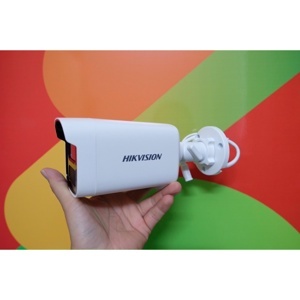 Camera IP Hikvison DS-2CD2027G2-LU ban đêm có màu