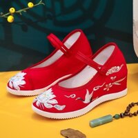 Cần Cẩu Phong Cách Mới Bên Trong Tăng Chiều Cao Cũ Bắc Kinh Giày Vải Nữ Phù Hợp Với Hanfu Giày Cao Gót Đế Dày Thêu Giày