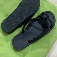 Cần pass dép sandal mới màu đen, size 43