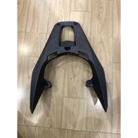 Cảng sau xe VARIO đời 2018 kiểu sh 300i chất liệu nhựa màu đen nhám