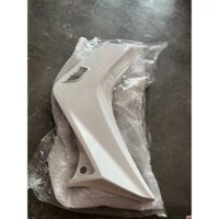 Cánh bửng màu Trắng  Exciter 135 2005-2010 hàng zin chính hãng yamaha Vĩnh Phúc.