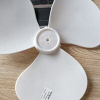 Cánh quạt tích điện Sunhouse SH762