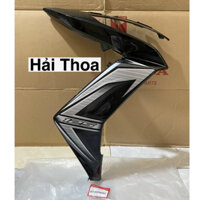 Cánh Yếm Ngoài Phải Air Blade 125 (2014) Đen Xám Honda (64500K27V60ZA)