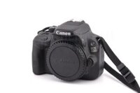 Canon EOS 100D: Chiếc DSLR Nhỏ Gọn Chỉ Từ 3 Triệu