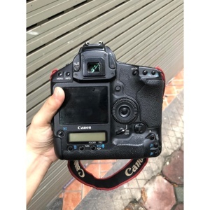 Máy ảnh DSLR Canon EOS-1D Mark IV body - 4896 x 3264 pixels