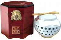 Cao hồng sâm hoàng hậu Hàn Quốc hộp quà tặng đặc biệt hũ 500g