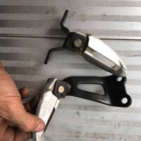 Cặp gạt để chân sau, hàng zin tháo xe còn rất là mới yamaha  Mio Classico