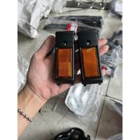 Cặp phản quang (mắt mèo) gắn ốp phuộc trước xe Dream II thái hàng Thái xịn (bán theo cặp)