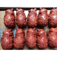 Cặp Tượng gỗ heo phát tài gỗ hương nguyên khối ngang 20cm (2 con)