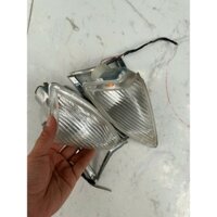 cặp xi nhan 2 chiếc kèm đui bóng đèn piaggio liberty IE nhập việt (hàng zin tháo xe )