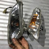 Cặp xi nhan trước 2 bên kèm rắc, hàng zin tháo xe SYM Attila Elizabeth  xăng cơ