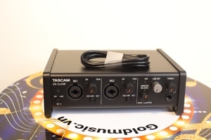 Card sound thu âm Tascam US 2x2