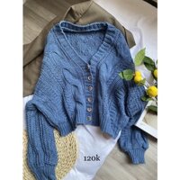 Cardigan len xanh cúc gỗ