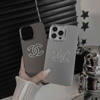 Case more chanel màu siêu đỉnh của iphone 15 hot