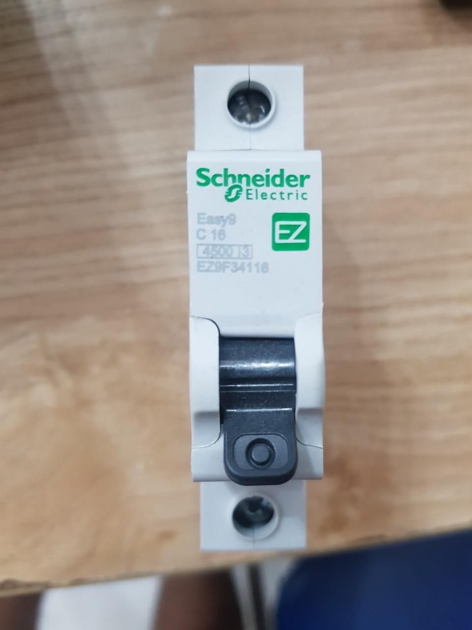 Cầu dao MCB Schneider EZ9F34116 16A 4.5kA 1P