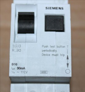Cầu dao RCBO Siemens 5SU9356-1KK25