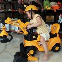 Cẩu điện ( có ắc quy và củ sạc) cho bé 1,5-4 tuổi.