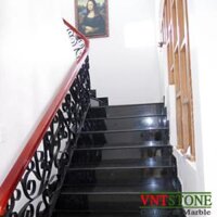 Cầu thang đá granite đen