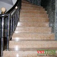 Cầu thang ốp đá granite đỏ hoa cương Bình Định