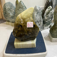 Cây đá, cục ngọc thật màu trà cao 24 cm nặng gần 4 kg chân đế đá