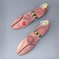 Cây giữ form giày chất liệu gỗ tuyết tùng đỏ shoe tree cao cấp