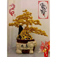 cây tùng bonsai làm bằng kẽm màu vàng