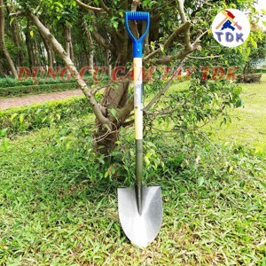 Cây xẻng nhọn cán gỗ tay cầm C-MART A0704P 1020mm