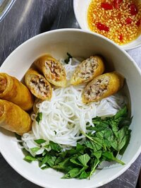 Chả Giò Hải Sản -Hộp