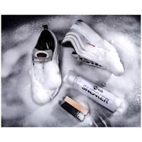 chai xịt vệ sinh giày