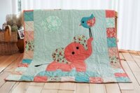 Chăn ghép vải áp máy, chần tay, voi nền xanh, kích thước 1,2x1,5m