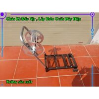Chân kê máy rửa xe. Có sẵn rulo cuấn dây rửa xe