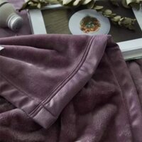 Chăn lông tuyết, chăn siêu nhẹ cao cấp xuất Nhật. Kích thước 2,2 x 2,3m nặng 1,5 kg. Siêu mềm mại và sang trọng (MI197)