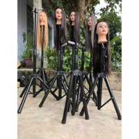 chân manocanh hoặc cắt tóc