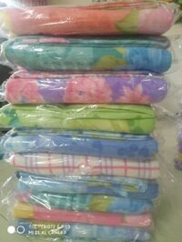 Chăn mền nỉ 2 lớp ( 1 mặt bông hoa, 1 mặt màu trơn) dày ₫ẹp nặng 1 kí  kích thước 1m6 x 1m9