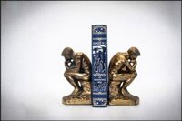 Chặn sách cổ điển hình 2 người đang ngồi suy nghĩ được làm bằng Atimon.