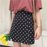 Chân váy chấm bi xẻ