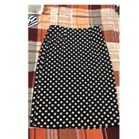 Chân váy chấm bi