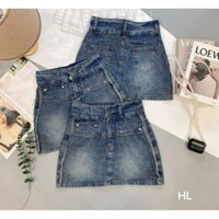 Chân váy jeans 2 khuy hot hòn họt ạ: có may kèm quần đùi trong nên cứ diện vô tư thoải mái ạ.3 size S/M / L từ 40-55 kg