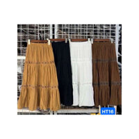 Chân váy xòe dài qua gối 3 tầng có ren và có lớp lót trong, lưng thun chất vải lụa rũ đẹp mềm mát