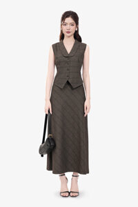 Chân váy xòe dáng dài họa tiết caro