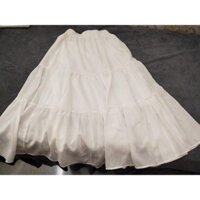 chân váy xoè trắng