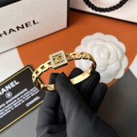 Chanel Vòng Tay Ánh Sáng Sang Trọng Tinh Tế Vòng Tay Nữ Thép Titan Không Gây Dị Ứng Vòng Tay Kinh Doanh Bữa Tối Cho Bạn Gái Ngày Lễ Tình Nhân Tanabata