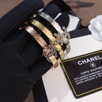 Chanel Vòng Tay Ánh Sáng Sang Trọng Tinh Tế Vòng Tay Nữ Thép Titan Không Gây Dị Ứng Vòng Tay Kinh Doanh Bữa Tối Cho Bạn Gái Ngày Lễ Tình Nhân Tanabata