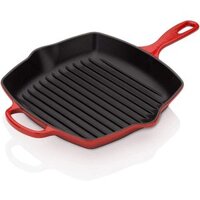 Chảo gang vuông 1 cán + 1 tay cầm LeCreuset Grillpfanne quadratisch 26cm Kirsche (màu đỏ)