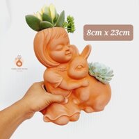 Chậu đất nung, Chậu sen đá - Cô gái Serena và bạn thỏ, miệng chậu 8cm, chiều cao 23cm